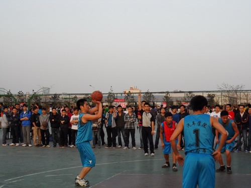 西华大学篮球赛交通与汽车工程学院再次获胜2.jpg